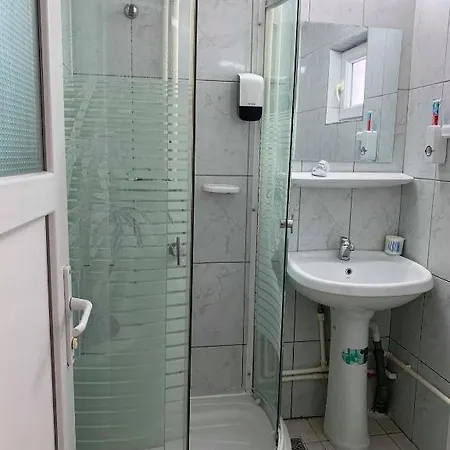 Hostel (adults Only)